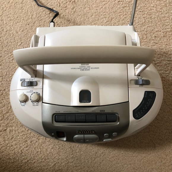 Radio - Picture 2 of 5